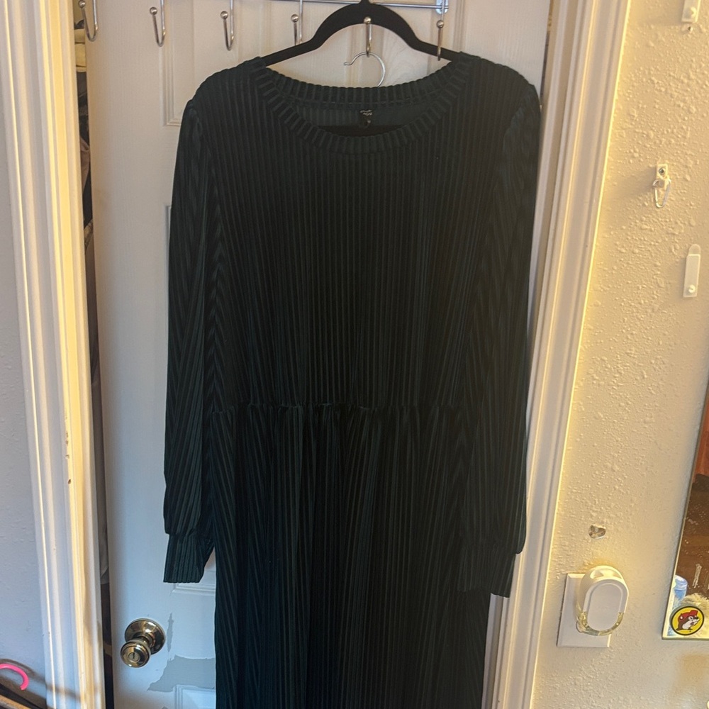 Elegant green Pleated Dress